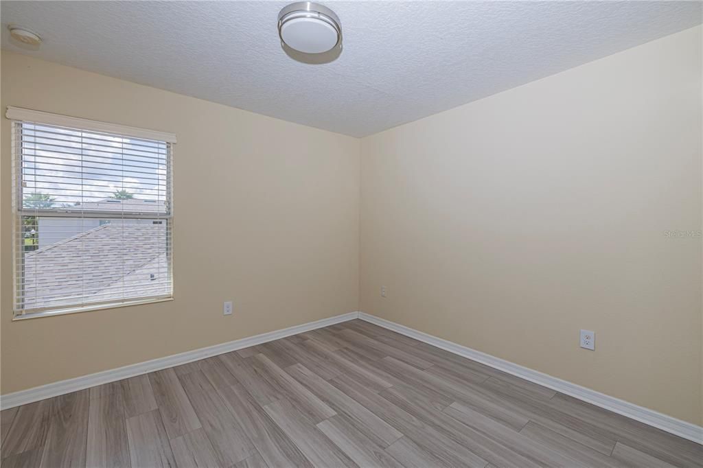 Activo con contrato: $420,000 (3 camas, 2 baños, 1748 Pies cuadrados)