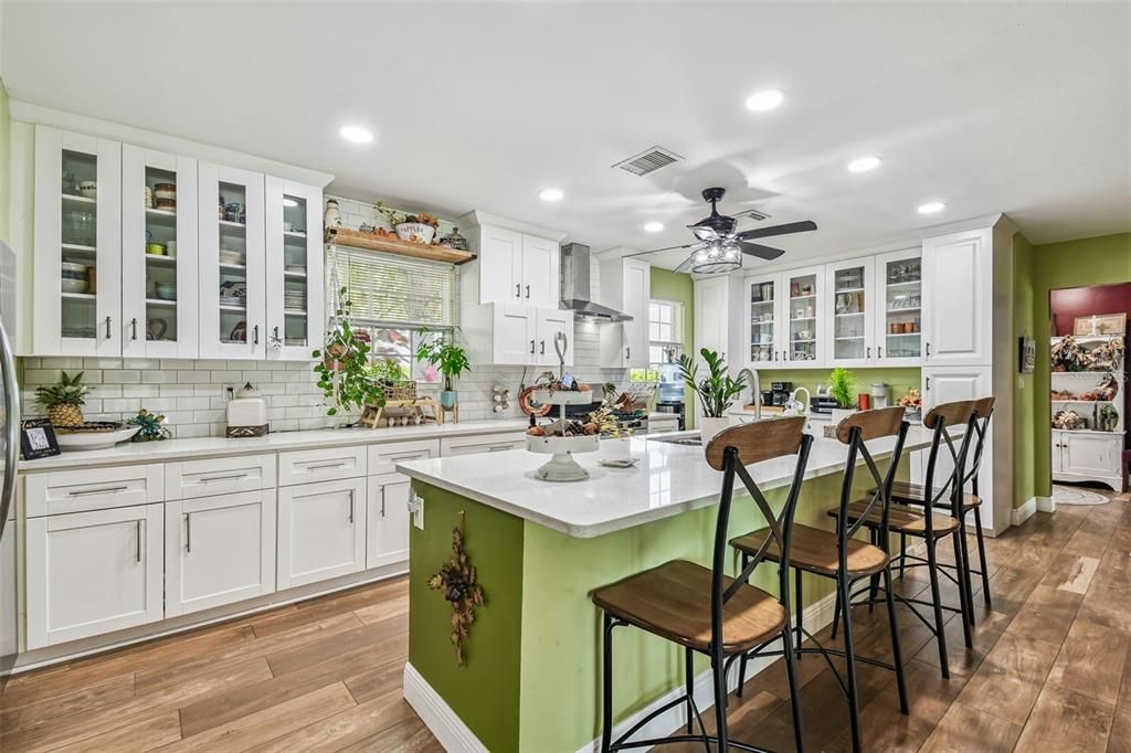 For Sale: $875,000 (5 beds, 3 baths, 3600 Square Feet)