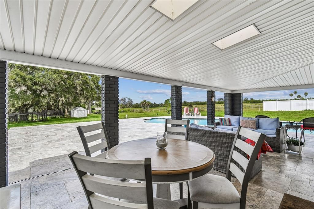 For Sale: $875,000 (5 beds, 3 baths, 3600 Square Feet)