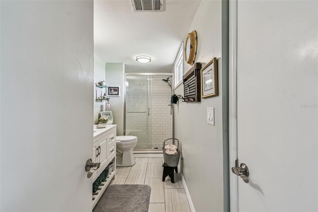 For Sale: $875,000 (5 beds, 3 baths, 3600 Square Feet)