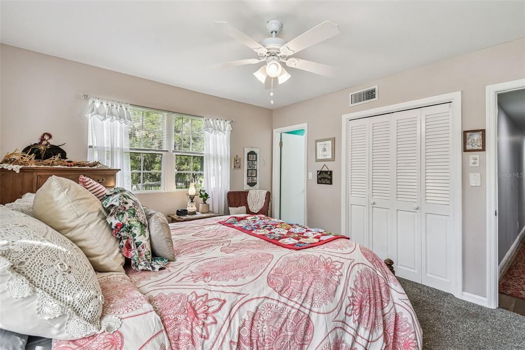 For Sale: $875,000 (5 beds, 3 baths, 3600 Square Feet)