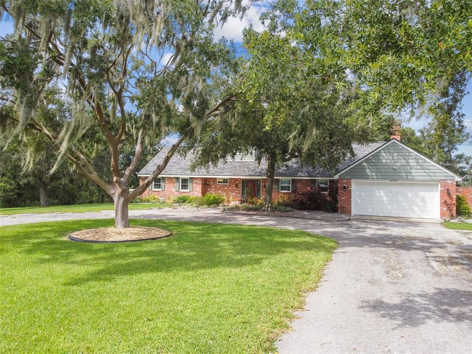 For Sale: $875,000 (5 beds, 3 baths, 3600 Square Feet)