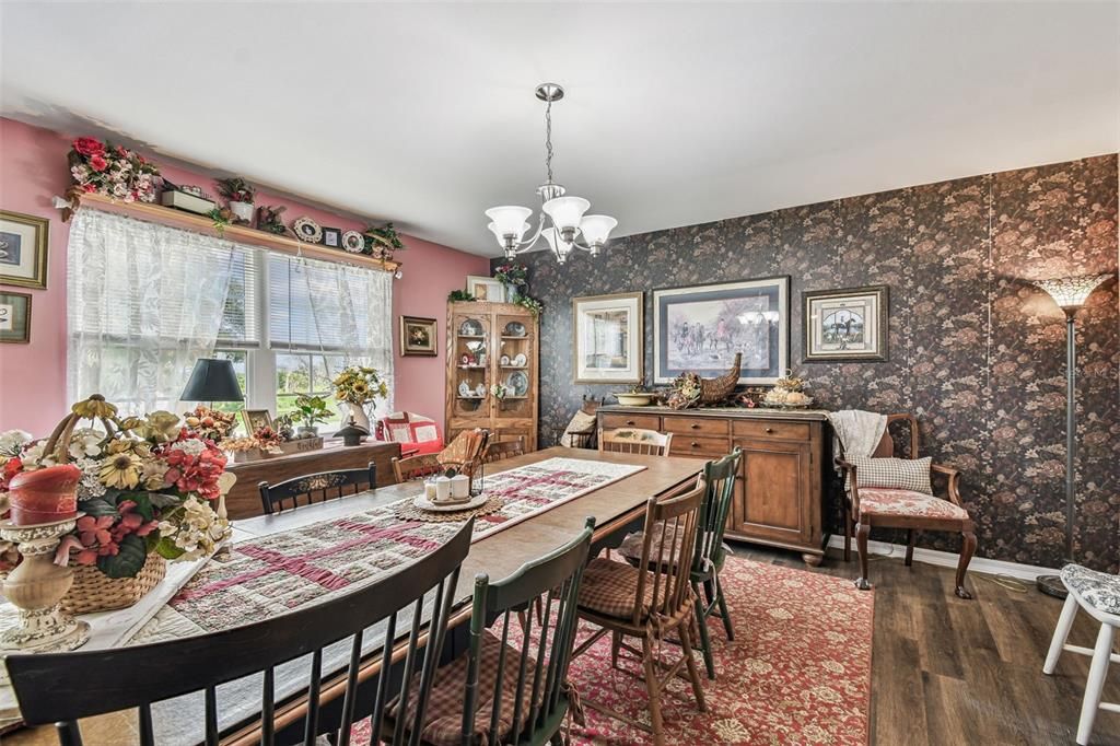 For Sale: $875,000 (5 beds, 3 baths, 3600 Square Feet)