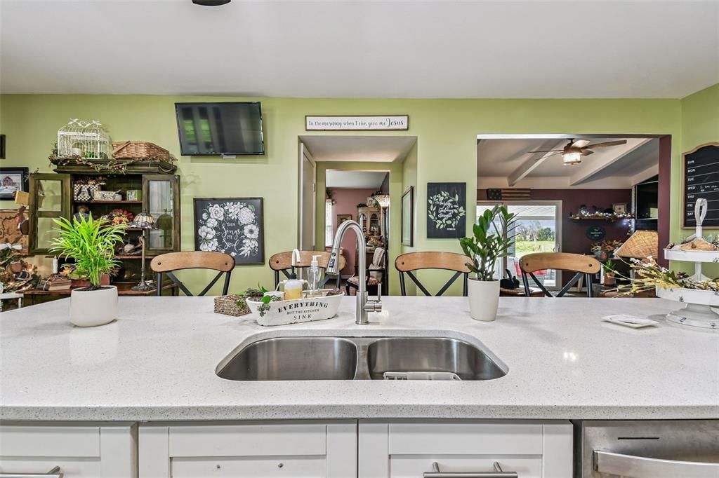 For Sale: $875,000 (5 beds, 3 baths, 3600 Square Feet)