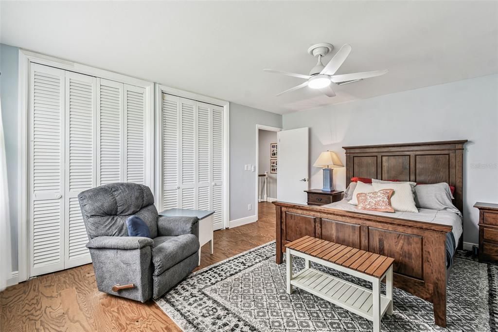 For Sale: $875,000 (5 beds, 3 baths, 3600 Square Feet)