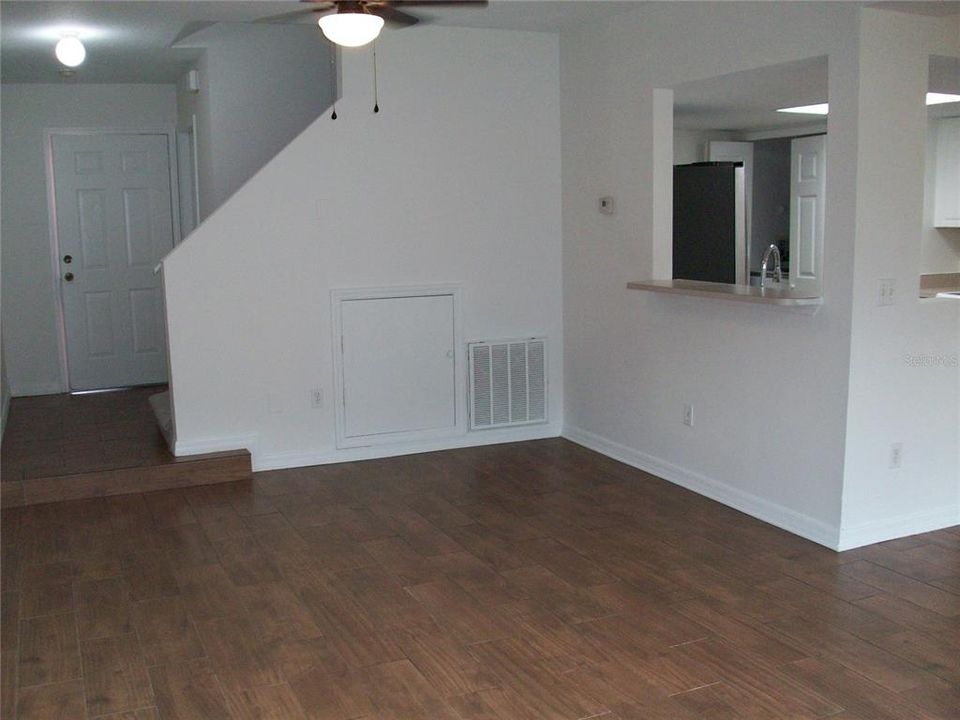 出租: $1,880 (3 贝兹, 2 浴室, 1811 平方英尺)