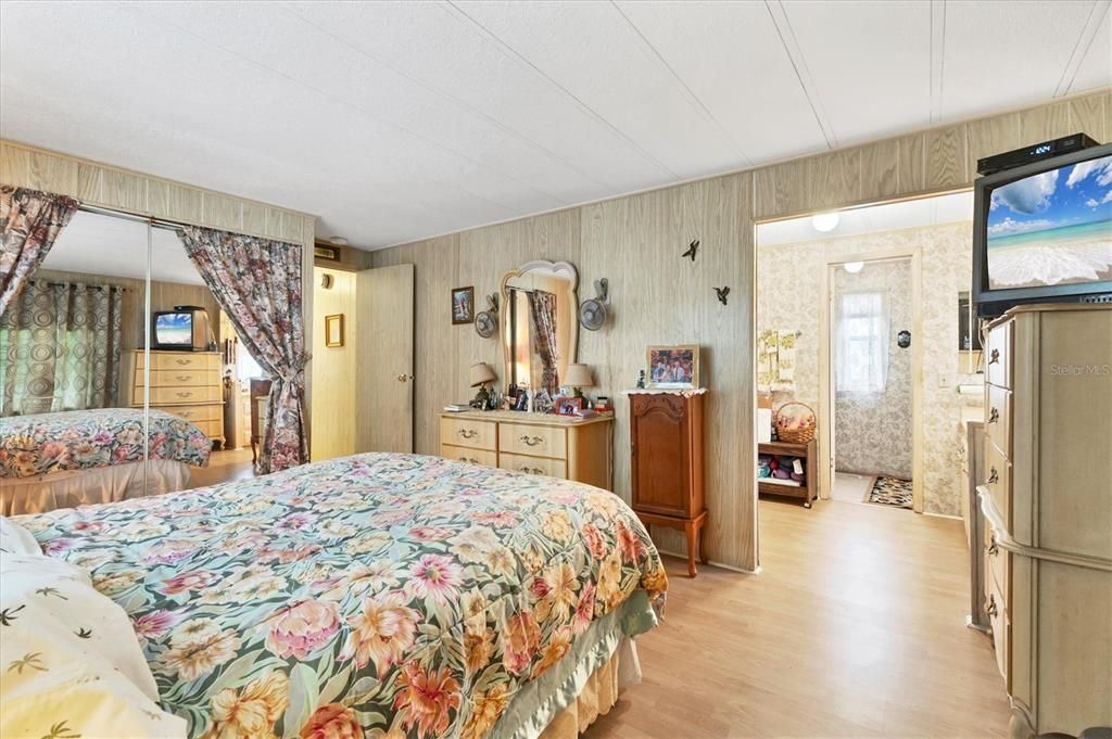 На продажу: $160,000 (2 спален, 2 ванн, 1152 Квадратных фут)