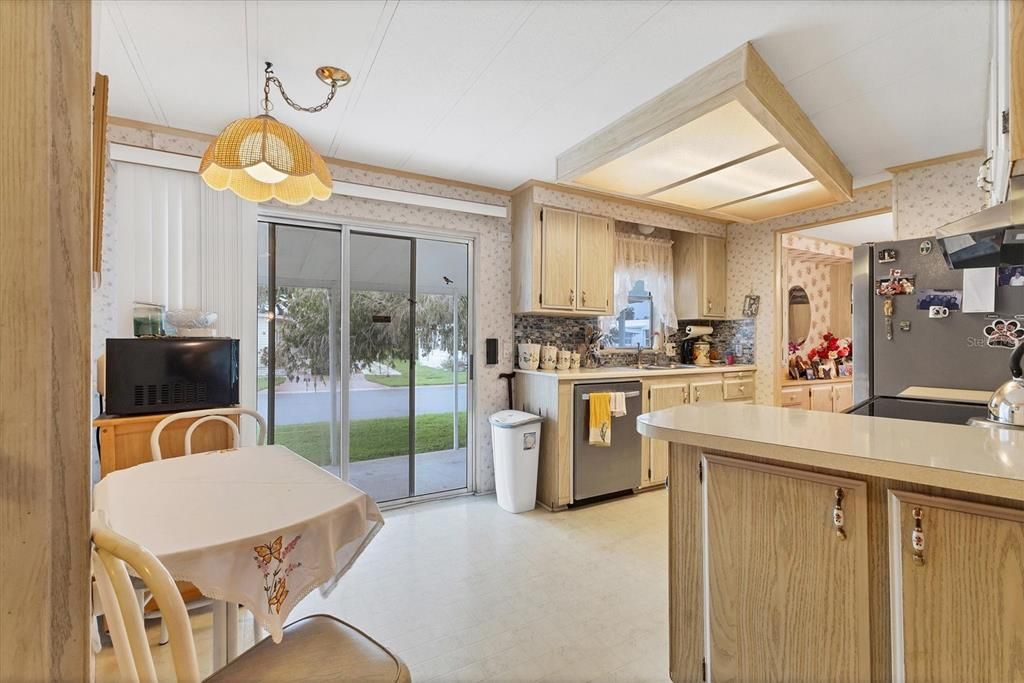 На продажу: $160,000 (2 спален, 2 ванн, 1152 Квадратных фут)