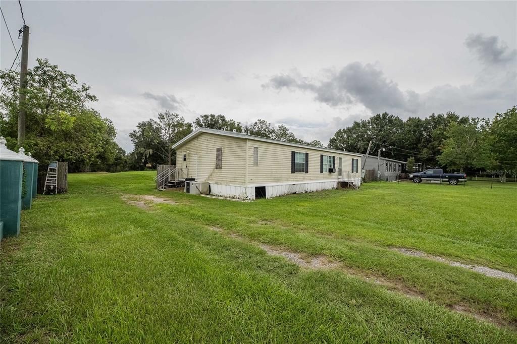 For Sale: $199,900 (3 beds, 2 baths, 1456 Square Feet)