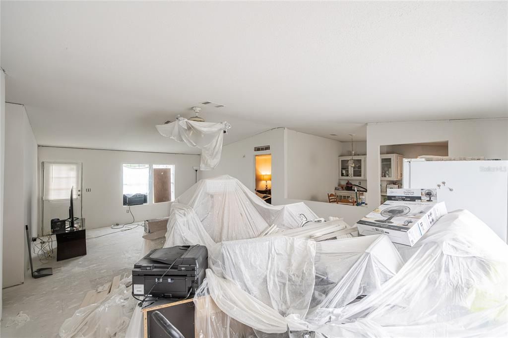 For Sale: $199,900 (3 beds, 2 baths, 1456 Square Feet)