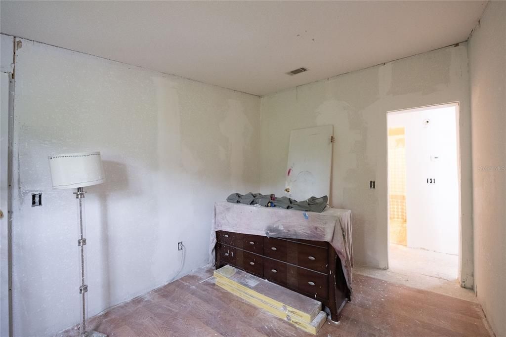 For Sale: $199,900 (3 beds, 2 baths, 1456 Square Feet)