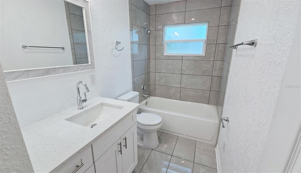 待售: $345,900 (4 贝兹, 2 浴室, 1427 平方英尺)