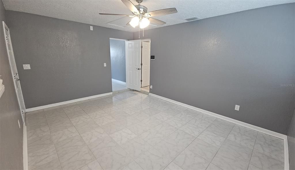 待售: $345,900 (4 贝兹, 2 浴室, 1427 平方英尺)