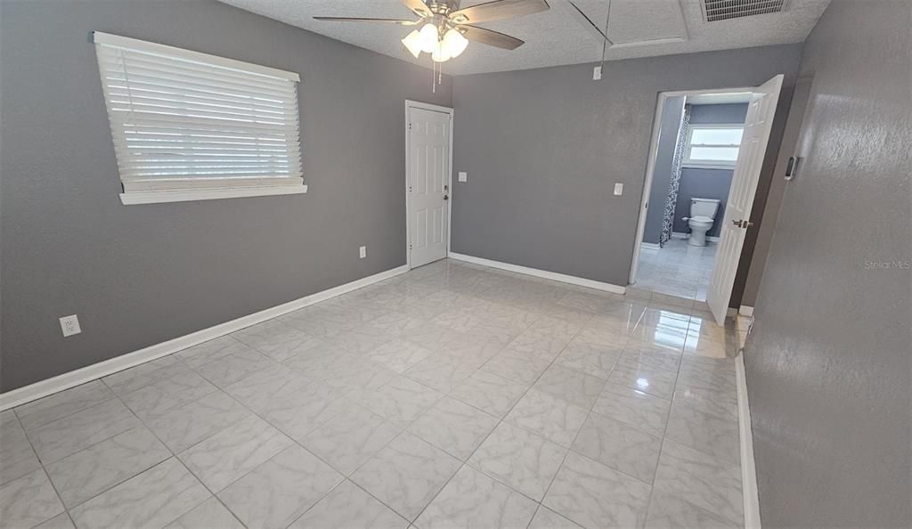 待售: $345,900 (4 贝兹, 2 浴室, 1427 平方英尺)