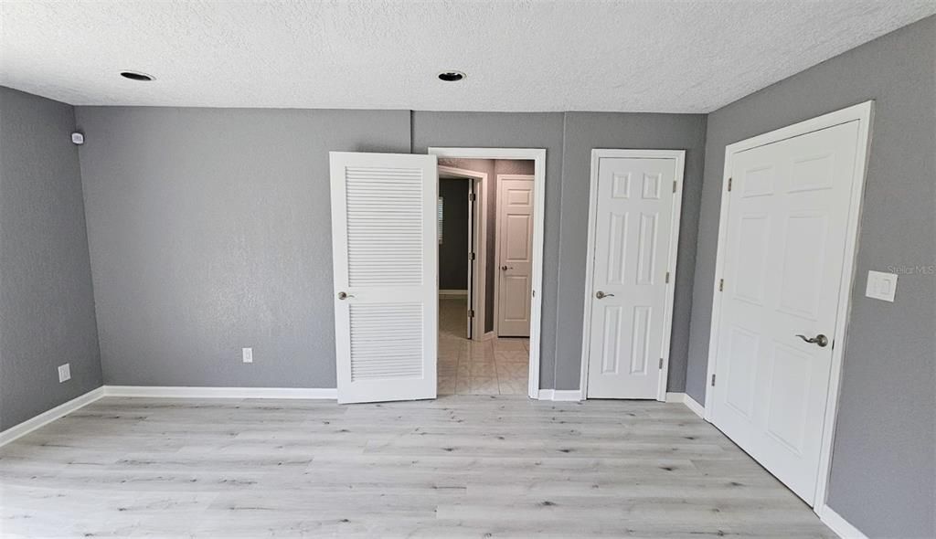 待售: $345,900 (4 贝兹, 2 浴室, 1427 平方英尺)