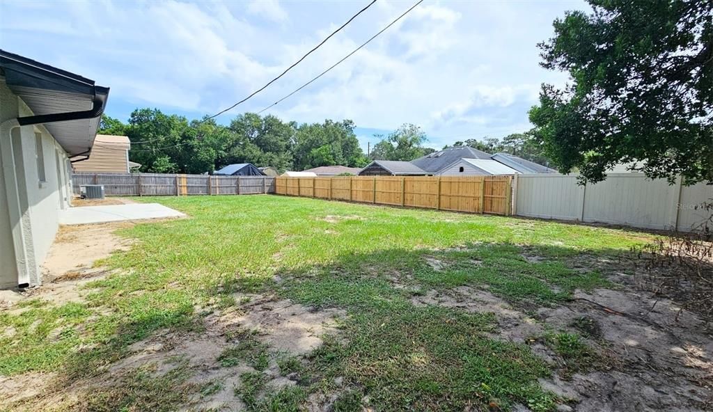 待售: $345,900 (4 贝兹, 2 浴室, 1427 平方英尺)