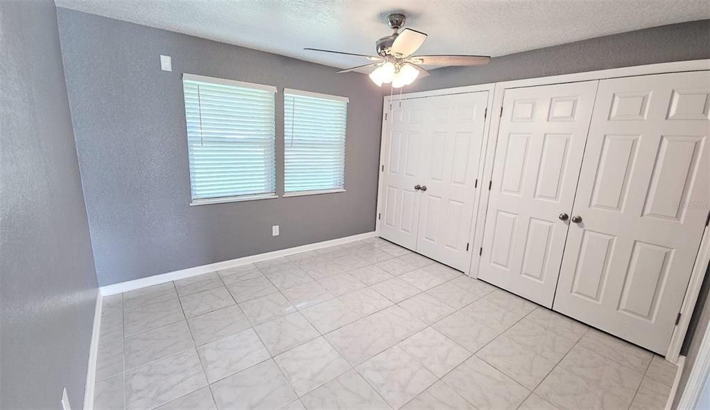 待售: $345,900 (4 贝兹, 2 浴室, 1427 平方英尺)