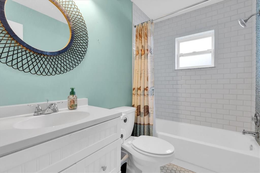 For Sale: $370,000 (4 beds, 2 baths, 2005 Square Feet)