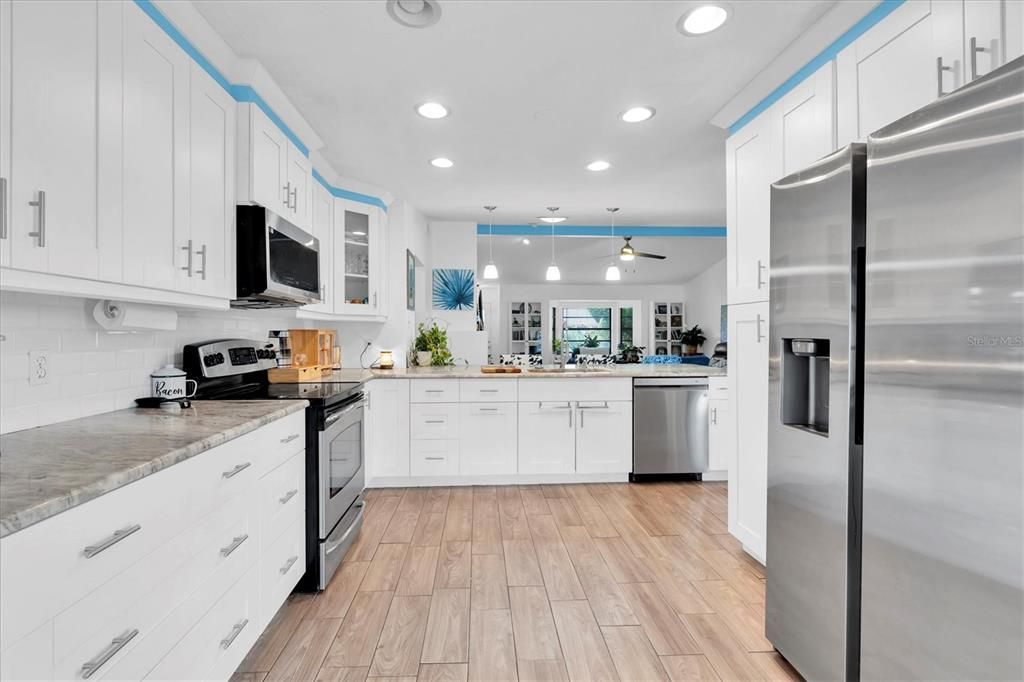 For Sale: $370,000 (4 beds, 2 baths, 2005 Square Feet)