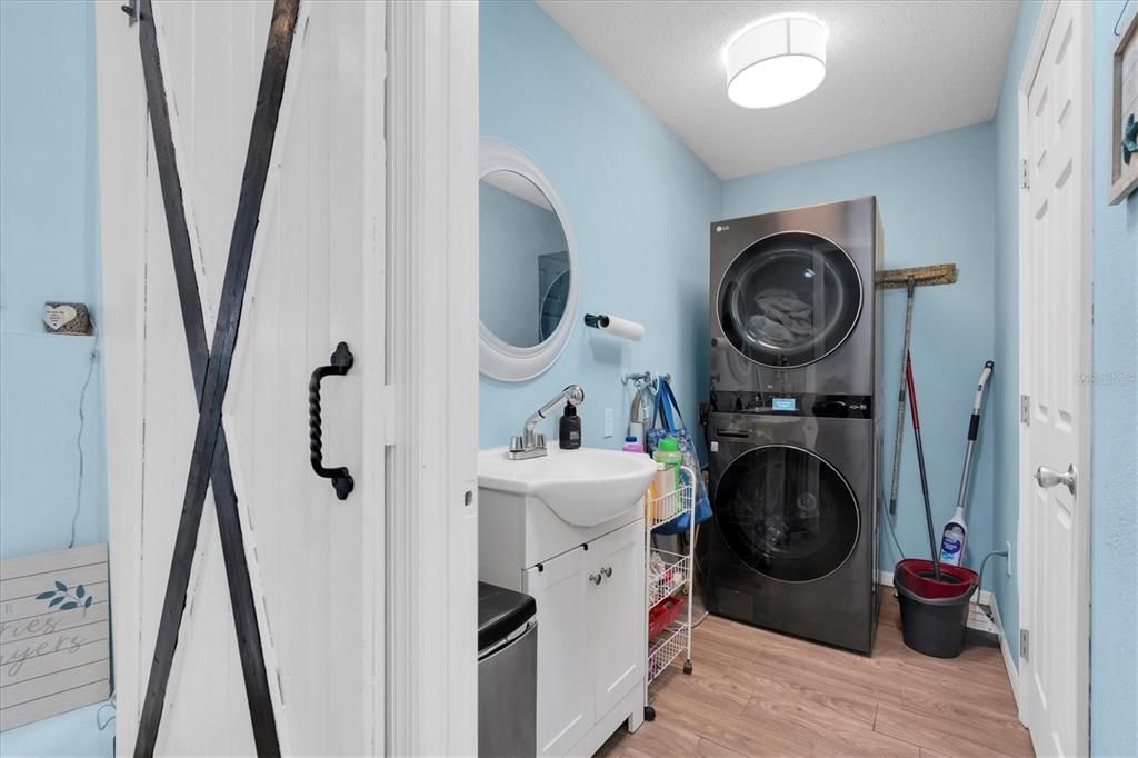 For Sale: $370,000 (4 beds, 2 baths, 2005 Square Feet)