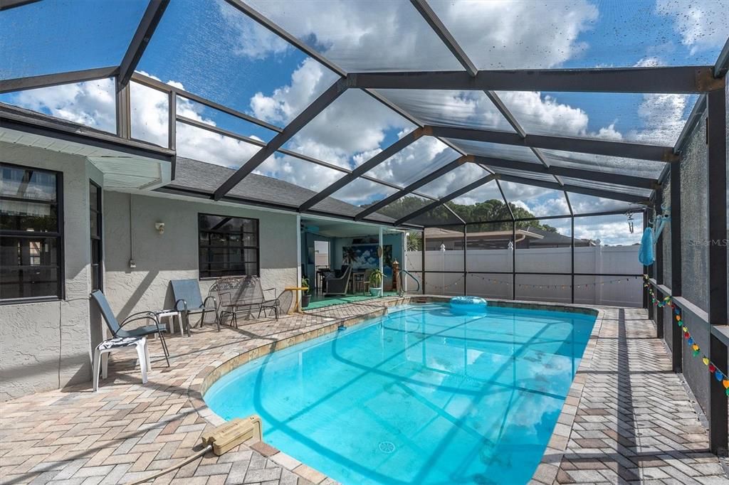 For Sale: $370,000 (4 beds, 2 baths, 2005 Square Feet)