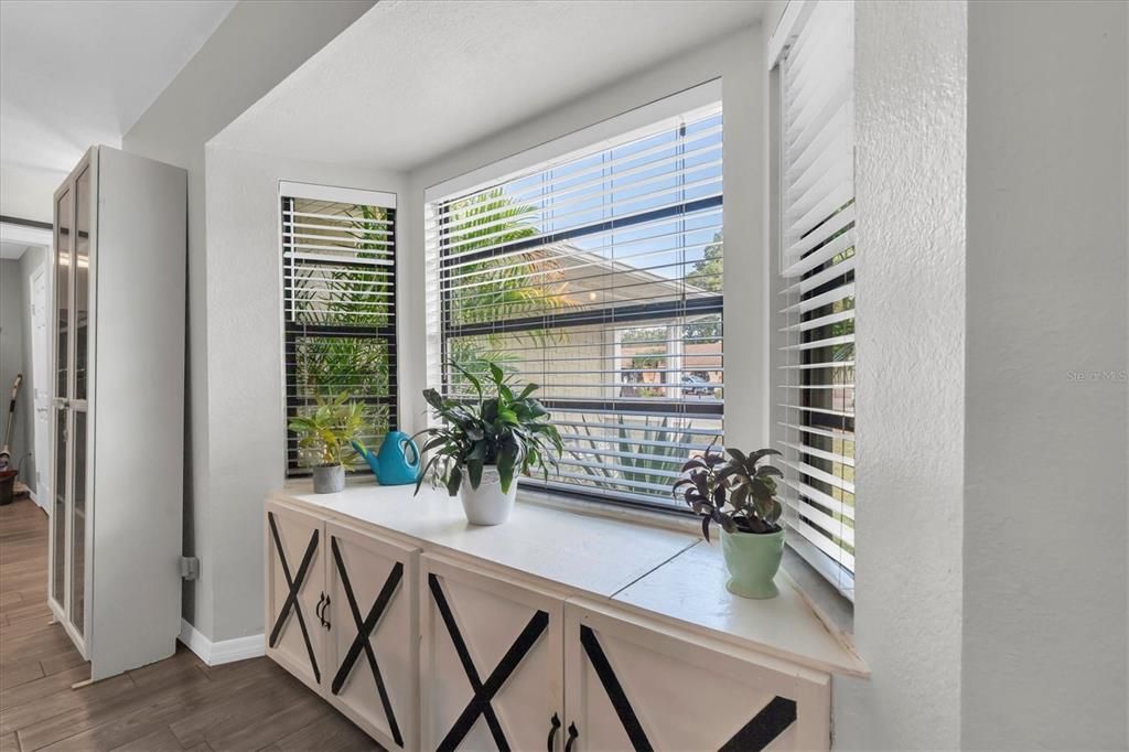 For Sale: $370,000 (4 beds, 2 baths, 2005 Square Feet)