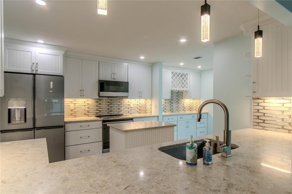 For Sale: $1,350,000 (3 beds, 3 baths, 2384 Square Feet)