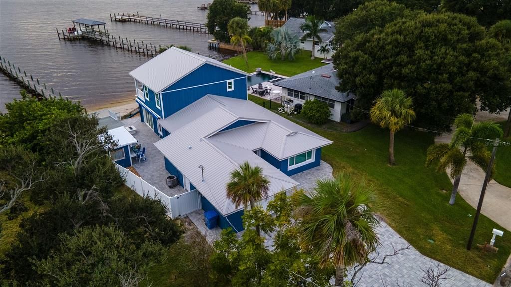 For Sale: $1,350,000 (3 beds, 3 baths, 2384 Square Feet)