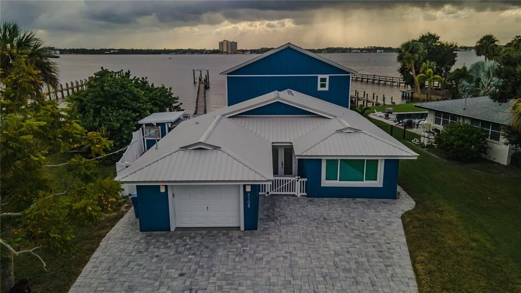 For Sale: $1,350,000 (3 beds, 3 baths, 2384 Square Feet)