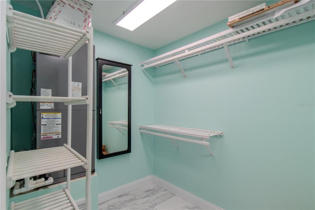 For Sale: $1,350,000 (3 beds, 3 baths, 2384 Square Feet)