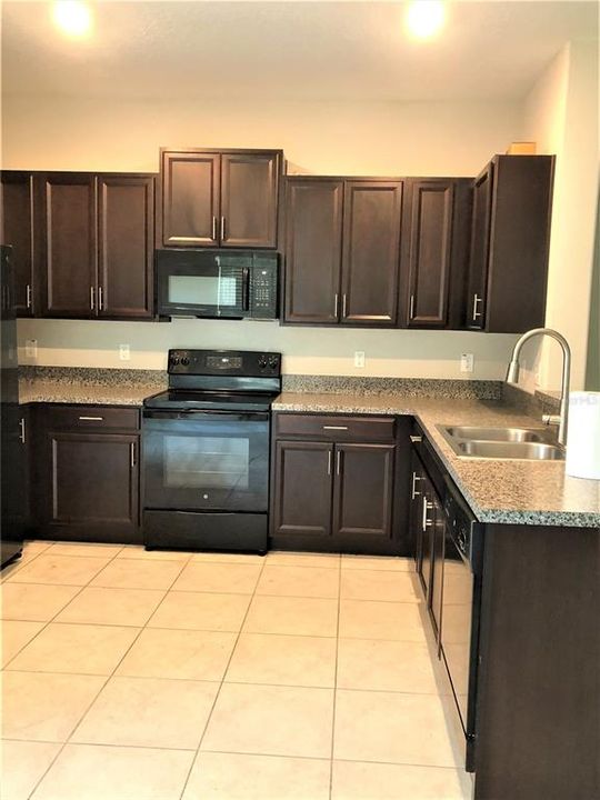 For Rent: $1,900 (2 beds, 2 baths, 1541 Square Feet)