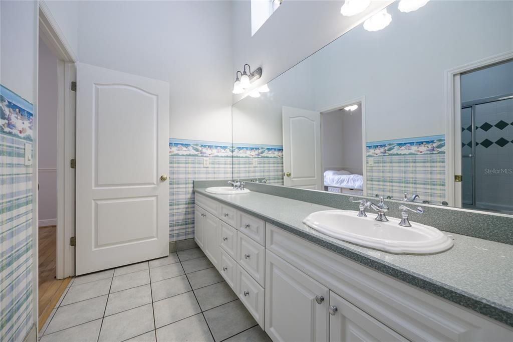 На продажу: $995,000 (5 спален, 4 ванн, 5349 Квадратных фут)