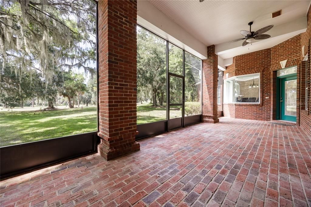 На продажу: $995,000 (5 спален, 4 ванн, 5349 Квадратных фут)