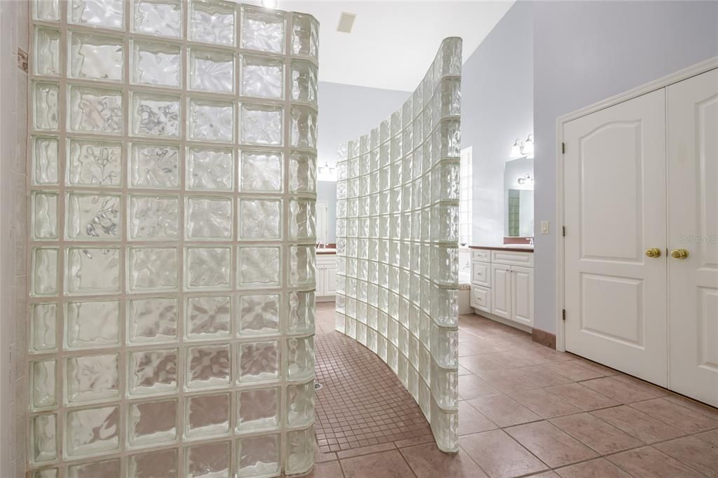 На продажу: $995,000 (5 спален, 4 ванн, 5349 Квадратных фут)