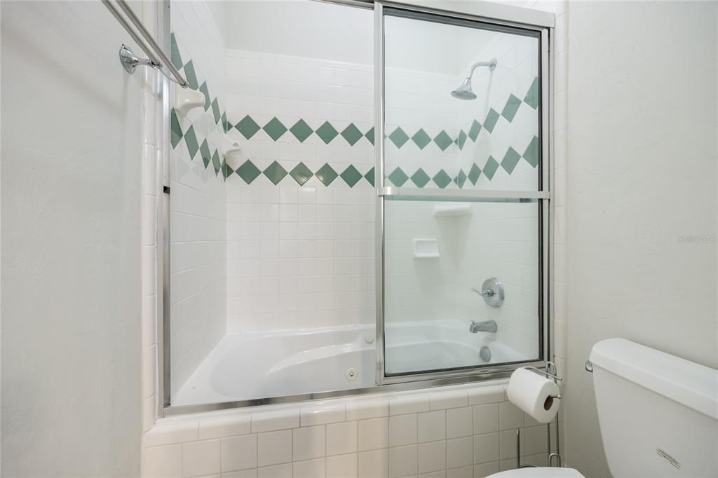 На продажу: $995,000 (5 спален, 4 ванн, 5349 Квадратных фут)