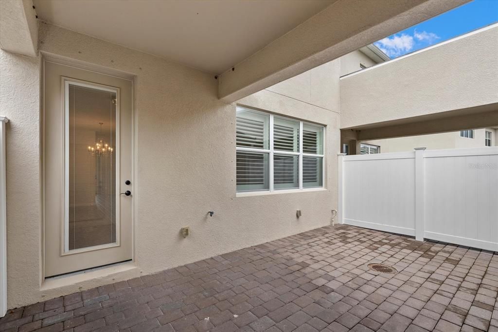 For Sale: $450,000 (3 beds, 3 baths, 1836 Square Feet)