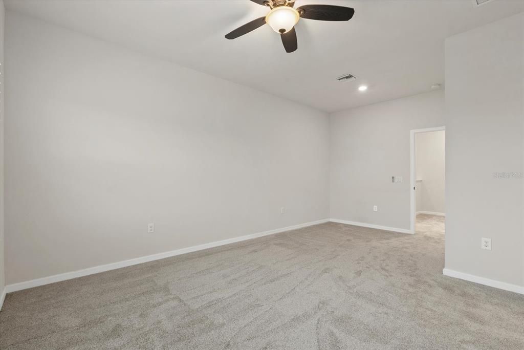 For Sale: $450,000 (3 beds, 3 baths, 1836 Square Feet)