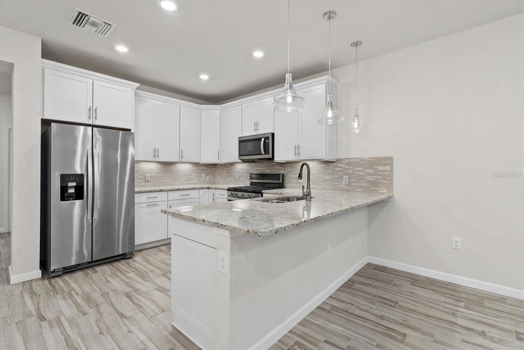 For Sale: $450,000 (3 beds, 3 baths, 1836 Square Feet)