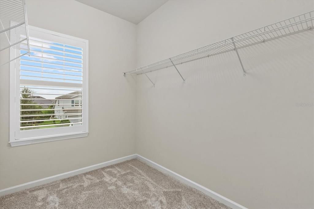 For Sale: $450,000 (3 beds, 3 baths, 1836 Square Feet)