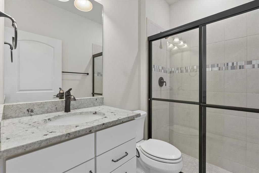 For Sale: $450,000 (3 beds, 3 baths, 1836 Square Feet)