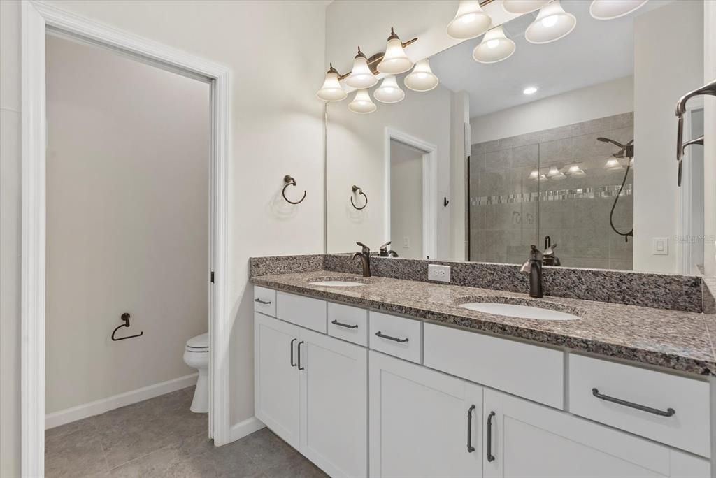 For Sale: $450,000 (3 beds, 3 baths, 1836 Square Feet)