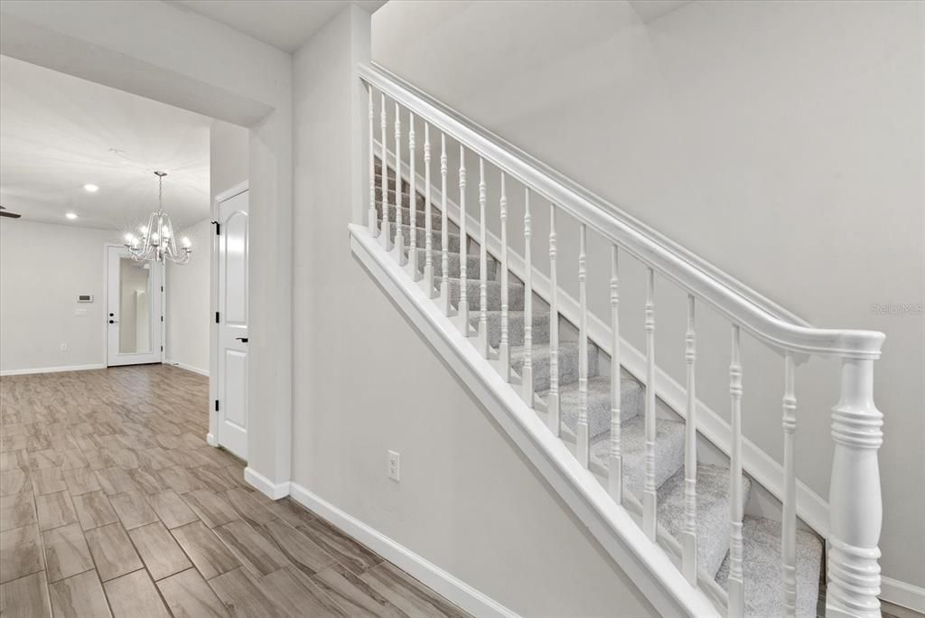 For Sale: $450,000 (3 beds, 3 baths, 1836 Square Feet)