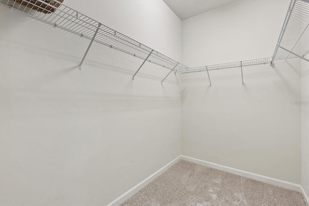 For Sale: $450,000 (3 beds, 3 baths, 1836 Square Feet)