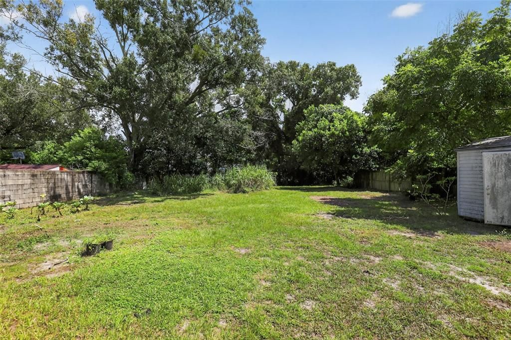 Под контрактом: $179,000 (2 спален, 2 ванн, 980 Квадратных фут)