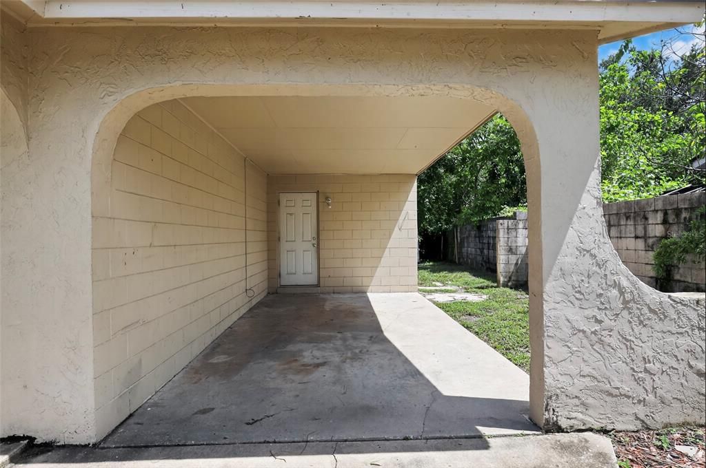 Под контрактом: $179,000 (2 спален, 2 ванн, 980 Квадратных фут)