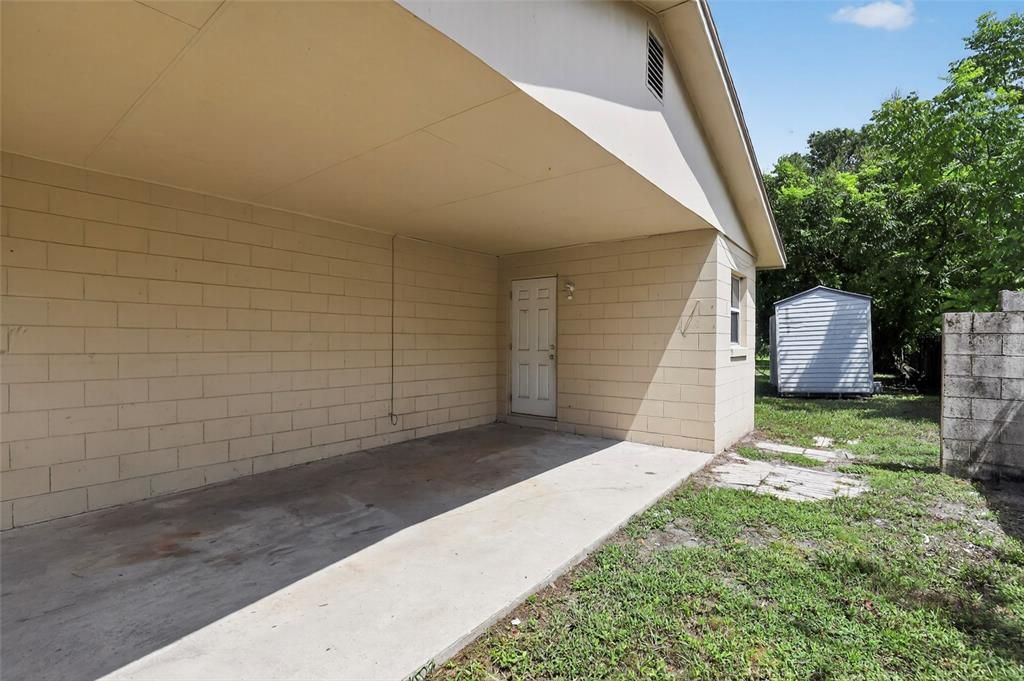 Под контрактом: $179,000 (2 спален, 2 ванн, 980 Квадратных фут)