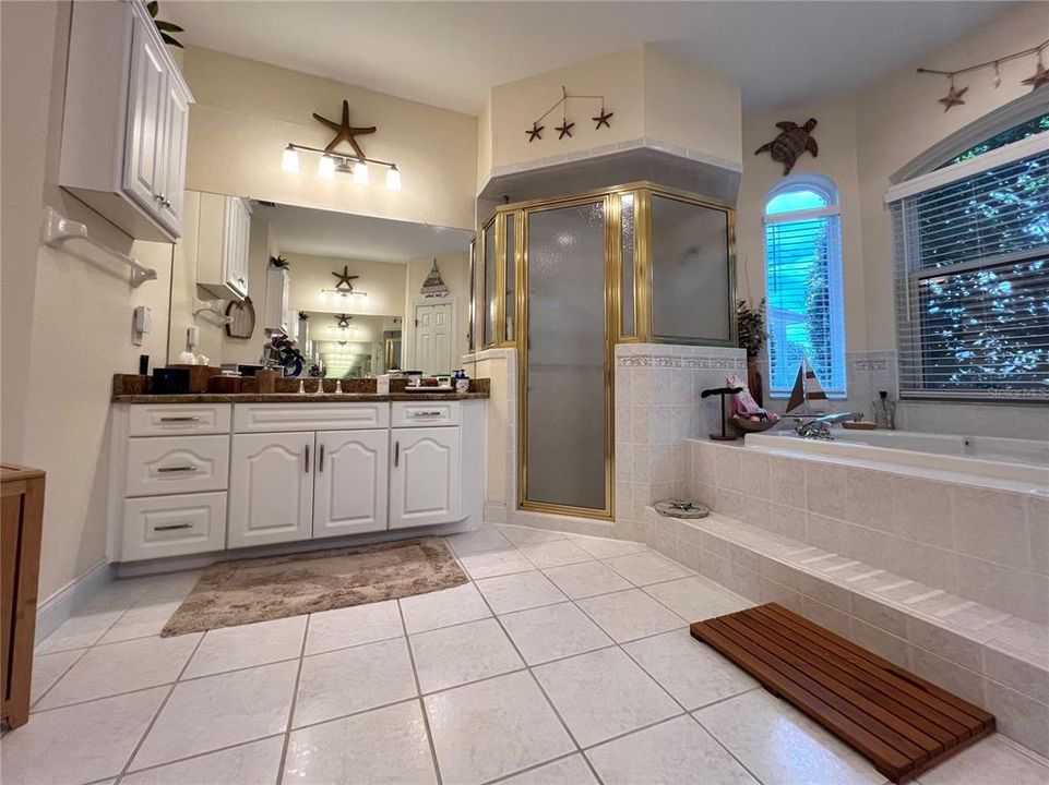 待售: $694,900 (4 贝兹, 3 浴室, 2947 平方英尺)