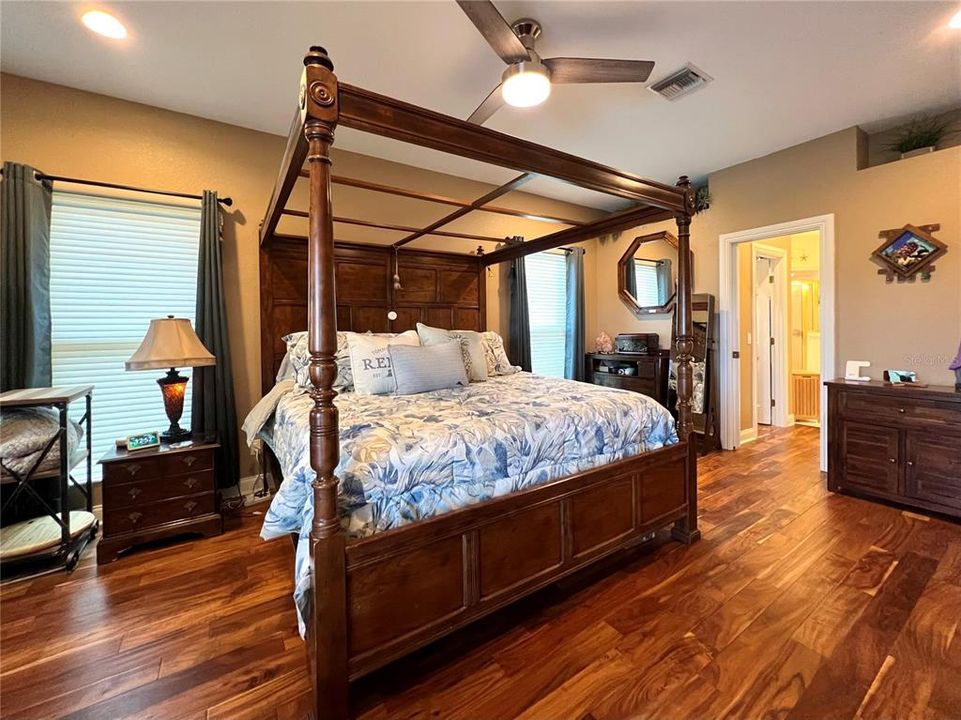 待售: $694,900 (4 贝兹, 3 浴室, 2947 平方英尺)