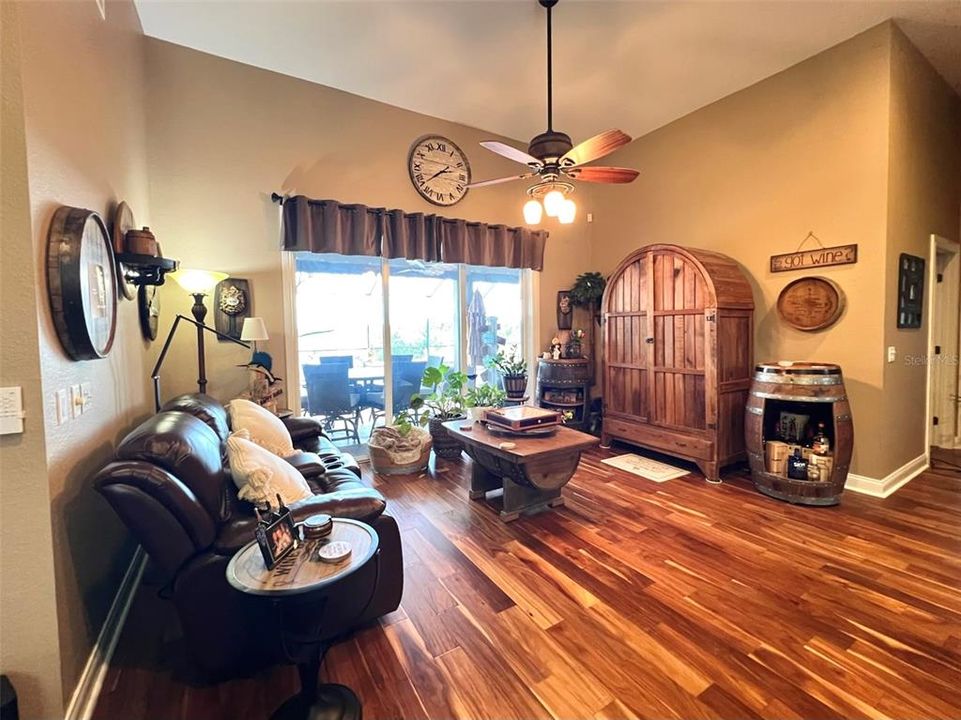 待售: $694,900 (4 贝兹, 3 浴室, 2947 平方英尺)