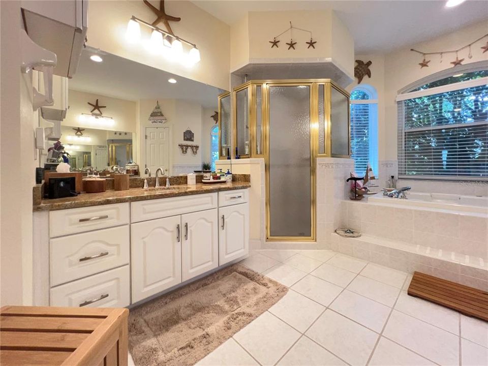 待售: $694,900 (4 贝兹, 3 浴室, 2947 平方英尺)